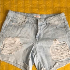 Refuge (Charlotte Russe) Ripped Shorts - Size 12